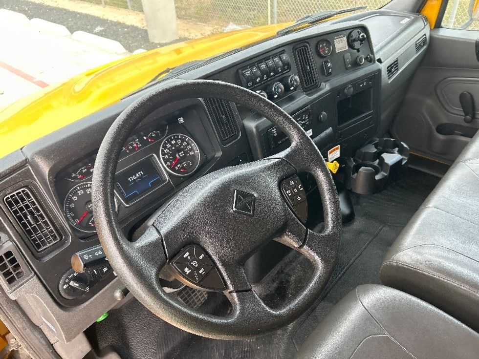 Medium Duty Box Truck-Light and Medium Duty Trucks-International-2021-MV607-Katy-TX-176,500\n\t\tmiles-$ 39,500 - Image 18