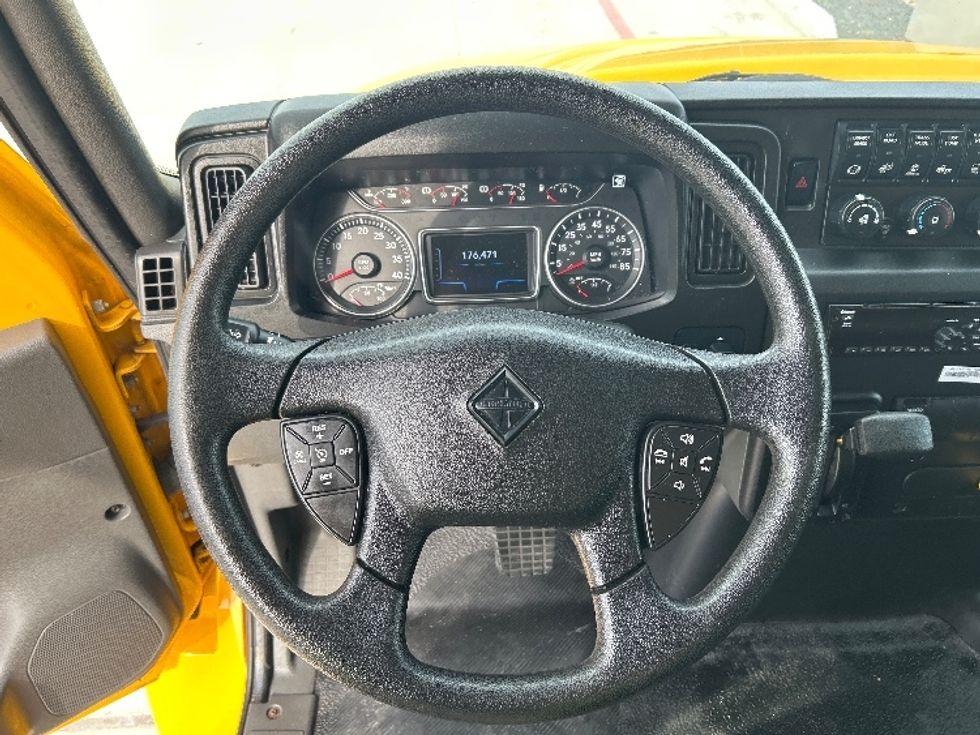 Medium Duty Box Truck-Light and Medium Duty Trucks-International-2021-MV607-Katy-TX-176,500\n\t\tmiles-$ 39,500 - Image 19