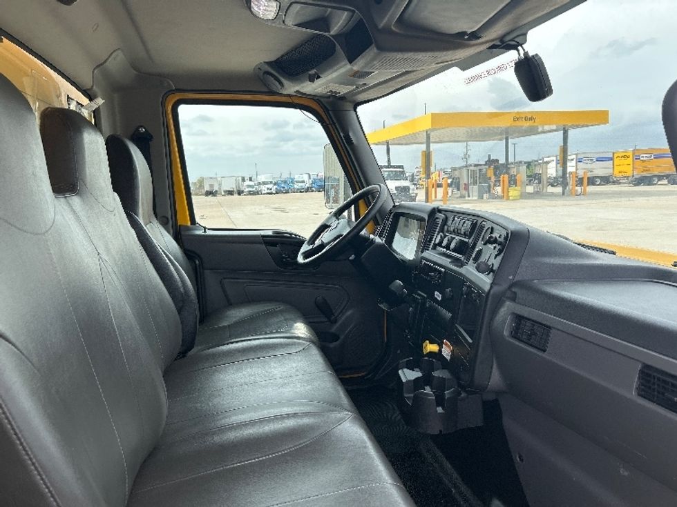Medium Duty Box Truck-Light and Medium Duty Trucks-International-2021-MV607-Katy-TX-176,500\n\t\tmiles-$ 39,500 - Image 22
