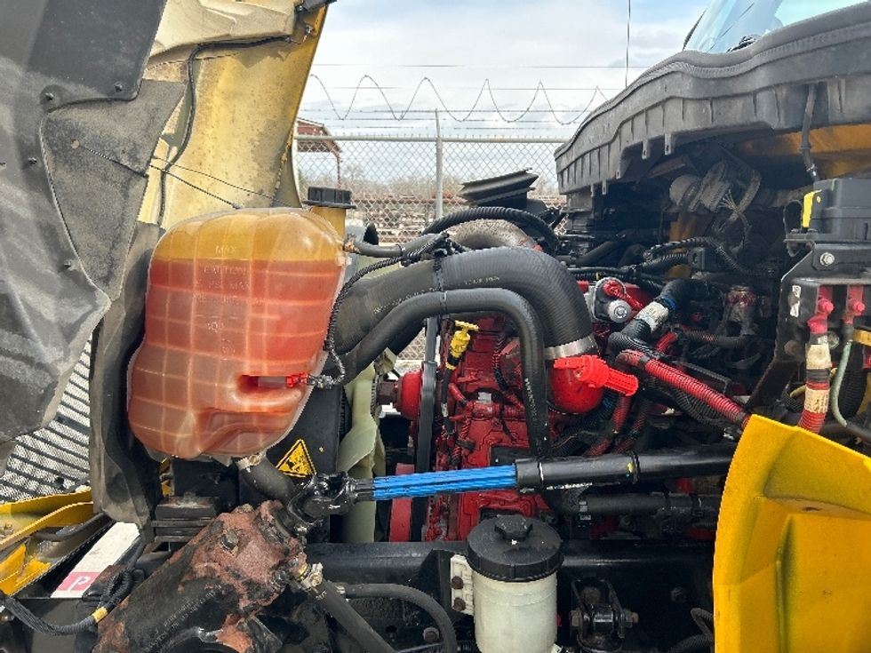 Medium Duty Box Truck-Light and Medium Duty Trucks-International-2021-MV607-Katy-TX-176,500\n\t\tmiles-$ 39,500 - Image 24