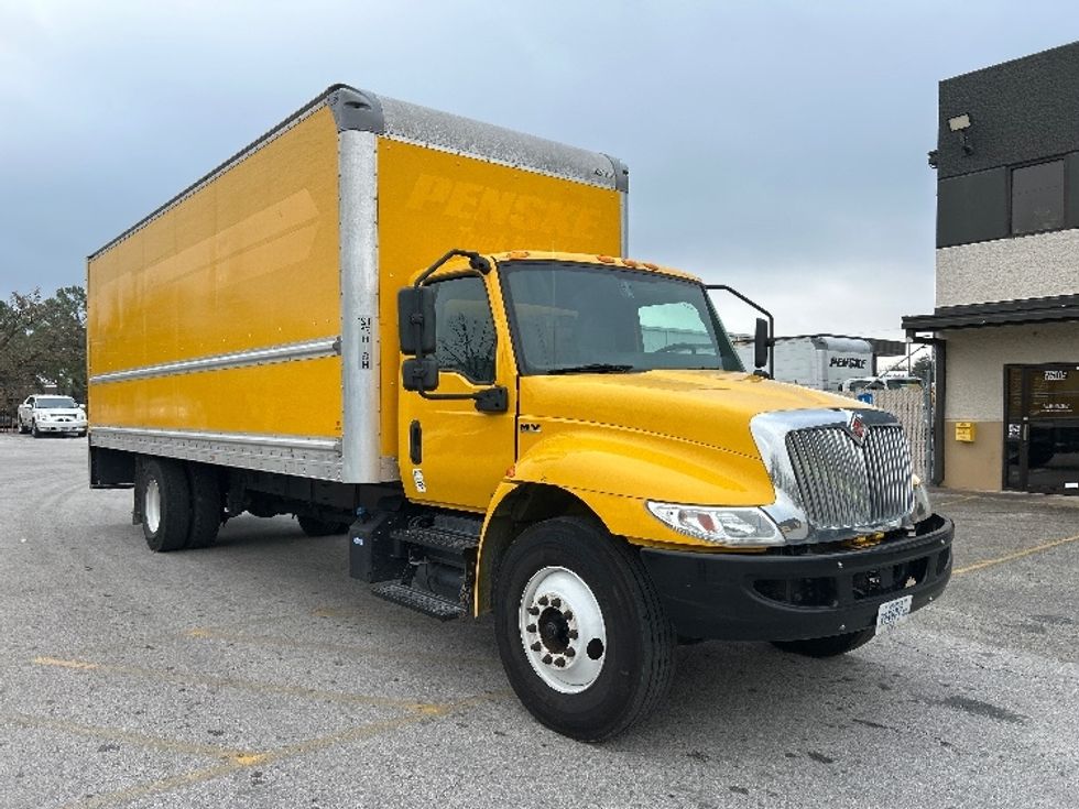 Medium Duty Box Truck-Light and Medium Duty Trucks-International-2021-MV607-Katy-TX-185,518\n\t\tmiles-$ 44,250 - Image 1