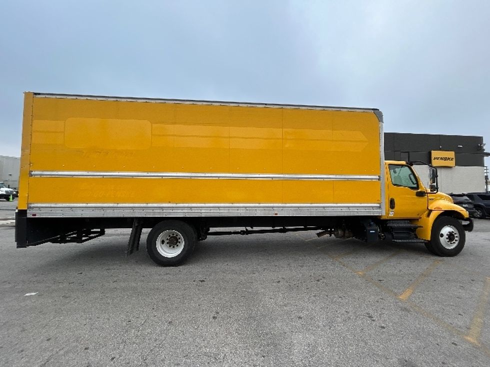 Medium Duty Box Truck-Light and Medium Duty Trucks-International-2021-MV607-Katy-TX-185,518\n\t\tmiles-$ 44,250 - Image 15