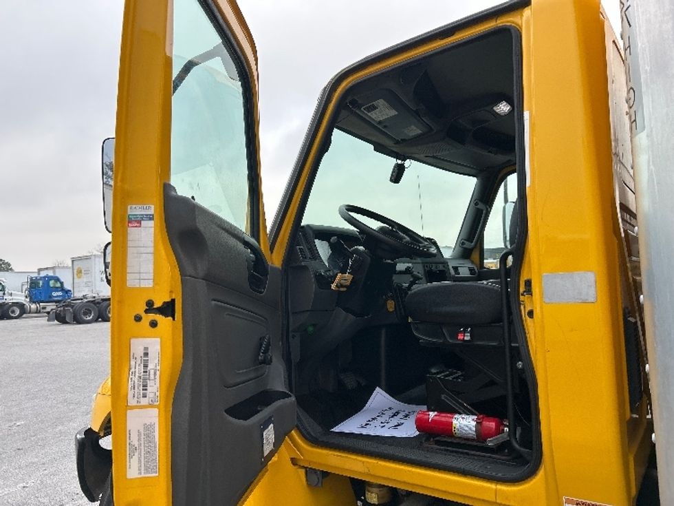 Medium Duty Box Truck-Light and Medium Duty Trucks-International-2021-MV607-Katy-TX-185,518\n\t\tmiles-$ 44,250 - Image 16