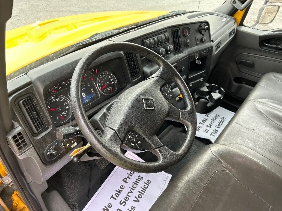 Medium Duty Box Truck-Light and Medium Duty Trucks-International-2021-MV607-Katy-TX-185,518\n\t\tmiles-$ 44,250 - Image 17