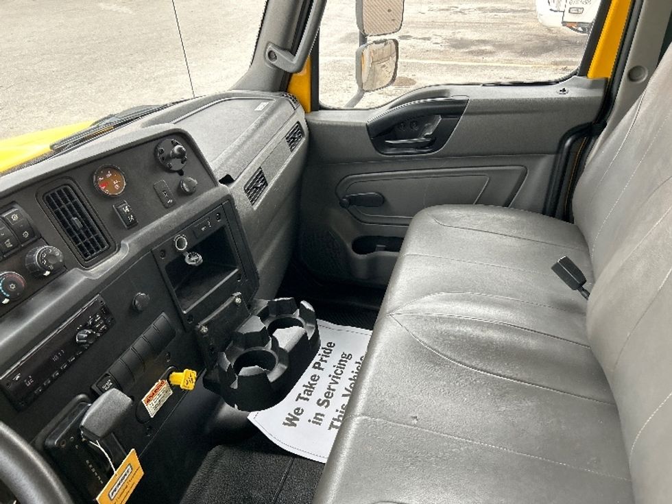 Medium Duty Box Truck-Light and Medium Duty Trucks-International-2021-MV607-Katy-TX-185,518\n\t\tmiles-$ 44,250 - Image 19