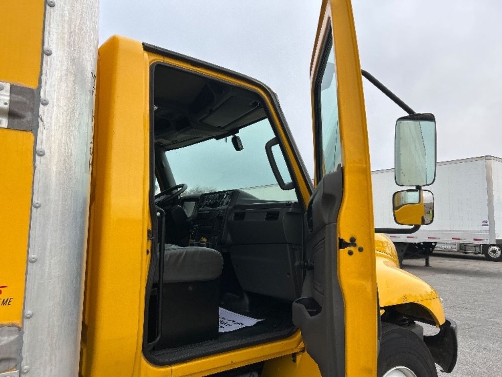 Medium Duty Box Truck-Light and Medium Duty Trucks-International-2021-MV607-Katy-TX-185,518\n\t\tmiles-$ 44,250 - Image 20