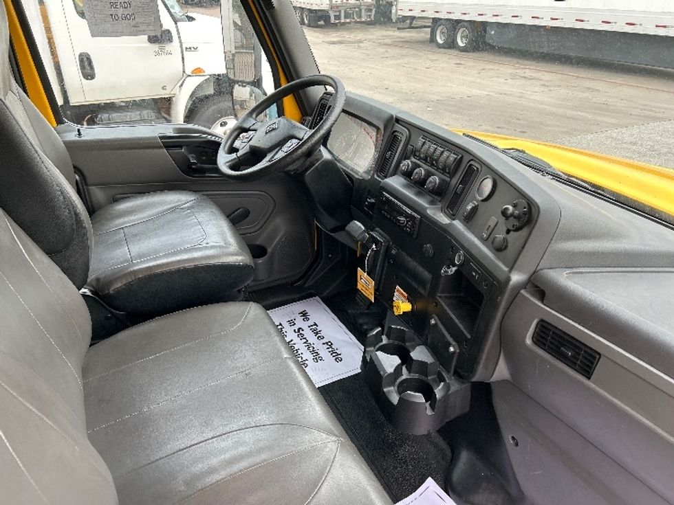 Medium Duty Box Truck-Light and Medium Duty Trucks-International-2021-MV607-Katy-TX-185,518\n\t\tmiles-$ 44,250 - Image 22