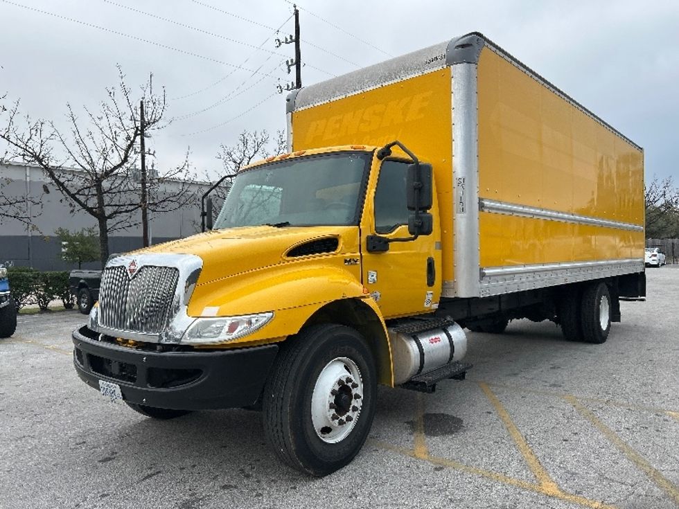 Medium Duty Box Truck-Light and Medium Duty Trucks-International-2021-MV607-Katy-TX-185,518\n\t\tmiles-$ 44,250 - Image 3