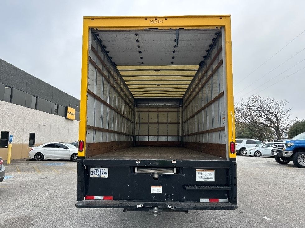 Medium Duty Box Truck-Light and Medium Duty Trucks-International-2021-MV607-Katy-TX-185,518\n\t\tmiles-$ 44,250 - Image 8