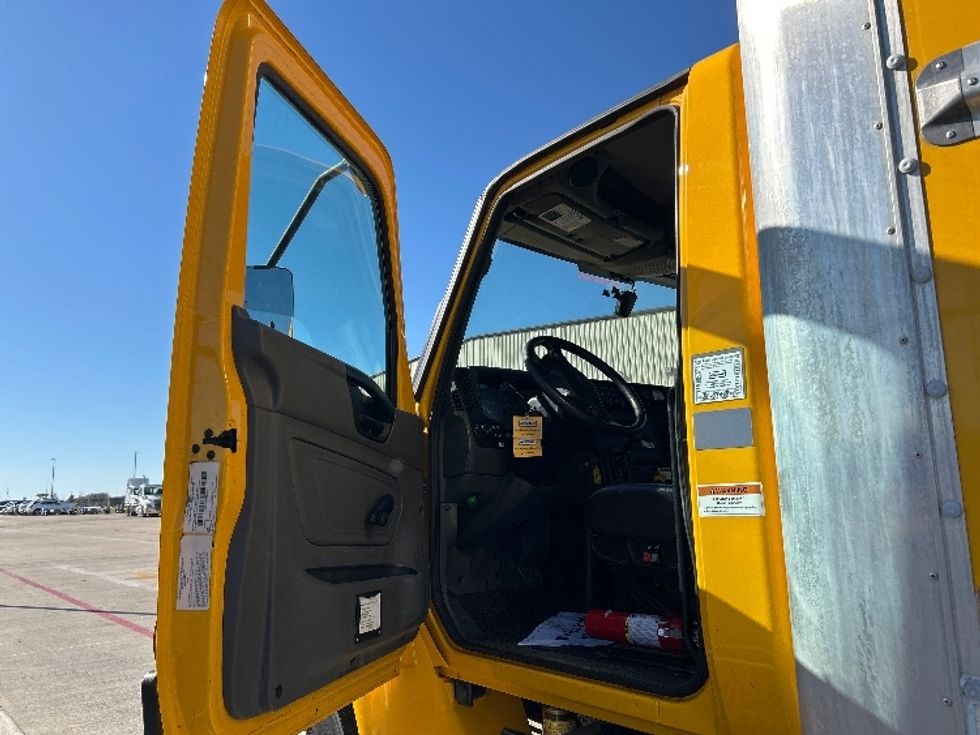 Medium Duty Box Truck-Light and Medium Duty Trucks-International-2021-MV607-Katy-TX-187,676\n\t\tmiles-$ 44,000 - Image 16