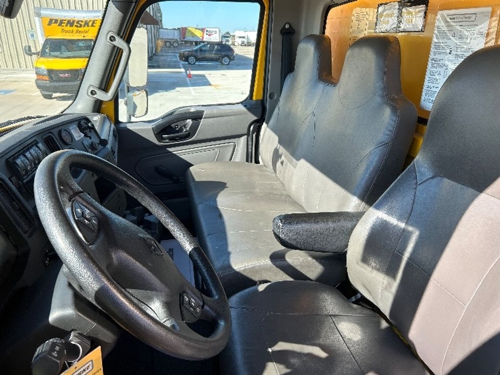 Medium Duty Box Truck-Light and Medium Duty Trucks-International-2021-MV607-Katy-TX-187,676\n\t\tmiles-$ 44,000 - Image 19