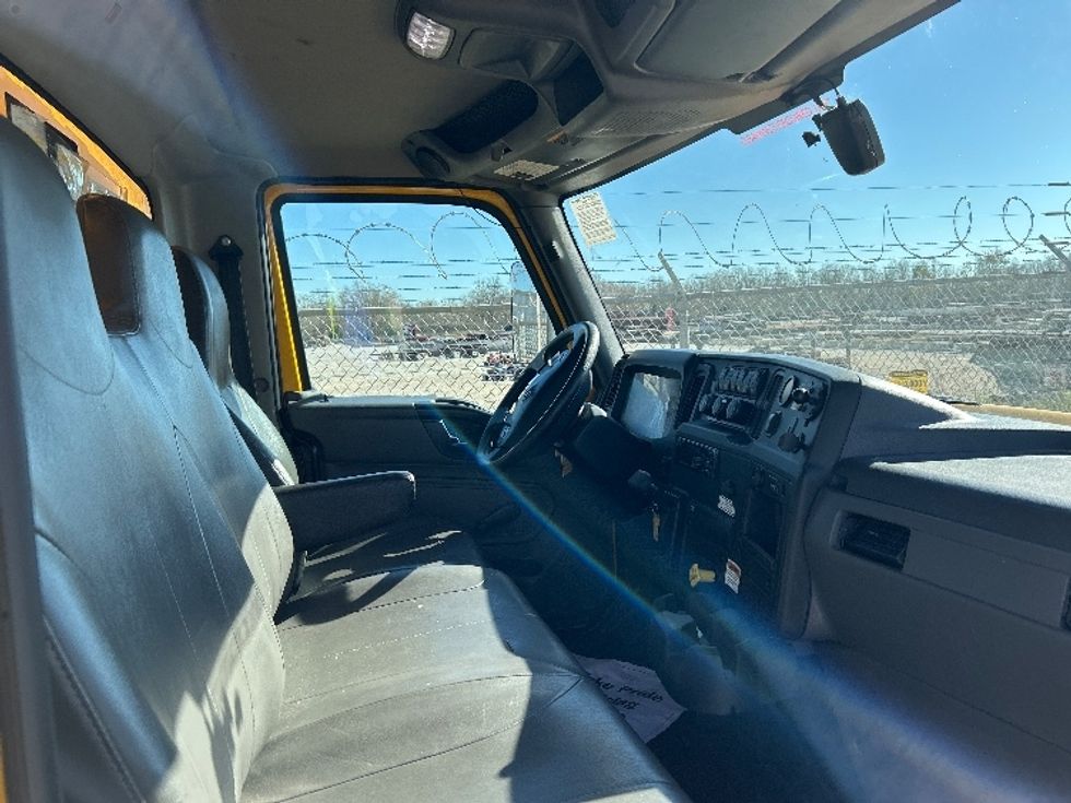 Medium Duty Box Truck-Light and Medium Duty Trucks-International-2021-MV607-Katy-TX-187,676\n\t\tmiles-$ 44,000 - Image 22