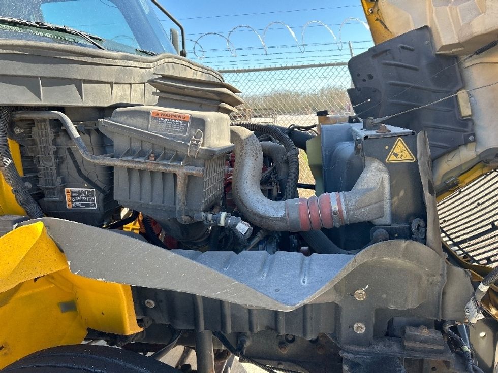 Medium Duty Box Truck-Light and Medium Duty Trucks-International-2021-MV607-Katy-TX-187,676\n\t\tmiles-$ 44,000 - Image 23