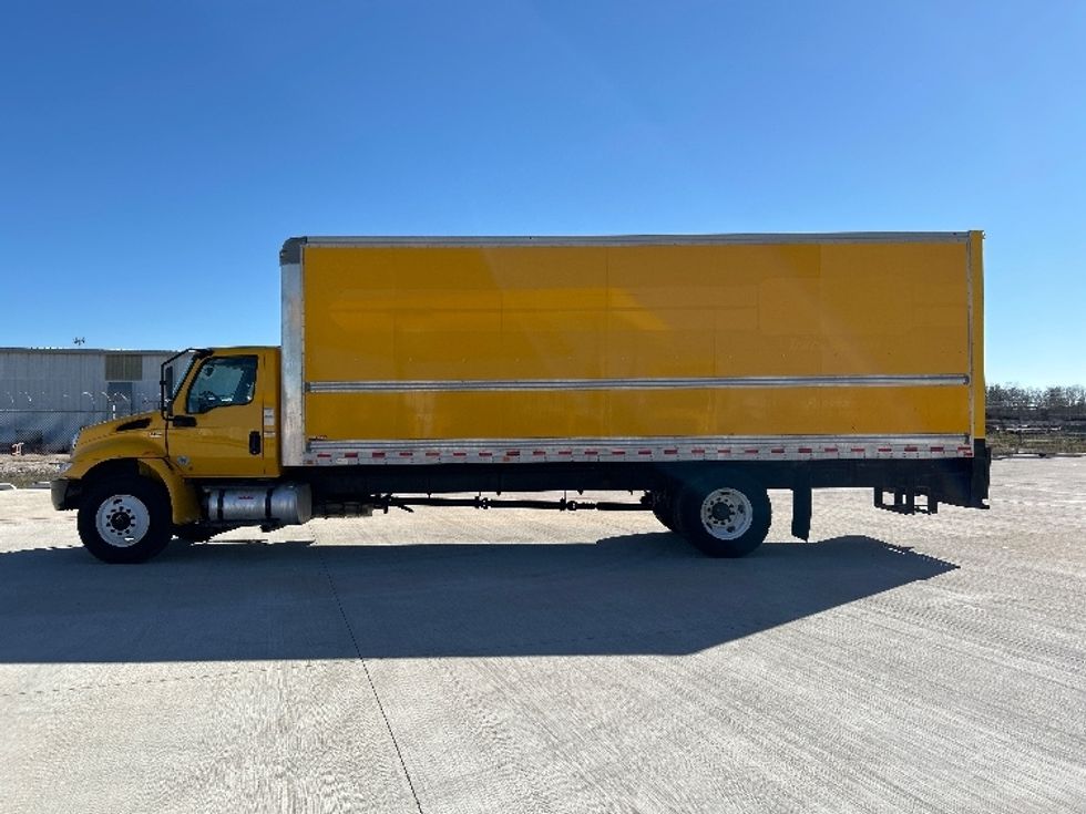 Medium Duty Box Truck-Light and Medium Duty Trucks-International-2021-MV607-Katy-TX-187,676\n\t\tmiles-$ 44,000 - Image 4