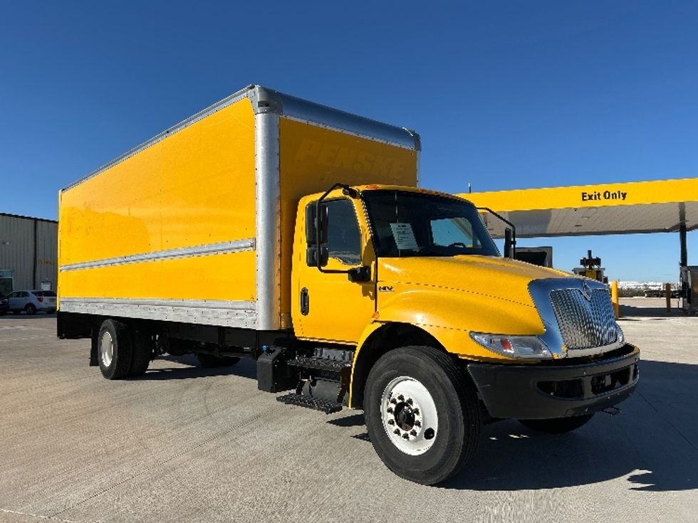 Medium Duty Box Truck-Light and Medium Duty Trucks-International-2021-MV607-Katy-TX-194,357\n\t\tmiles-$ 43,000 - Image 1