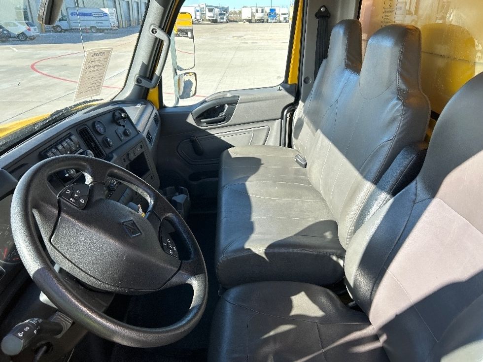 Medium Duty Box Truck-Light and Medium Duty Trucks-International-2021-MV607-Katy-TX-194,357\n\t\tmiles-$ 43,000 - Image 19