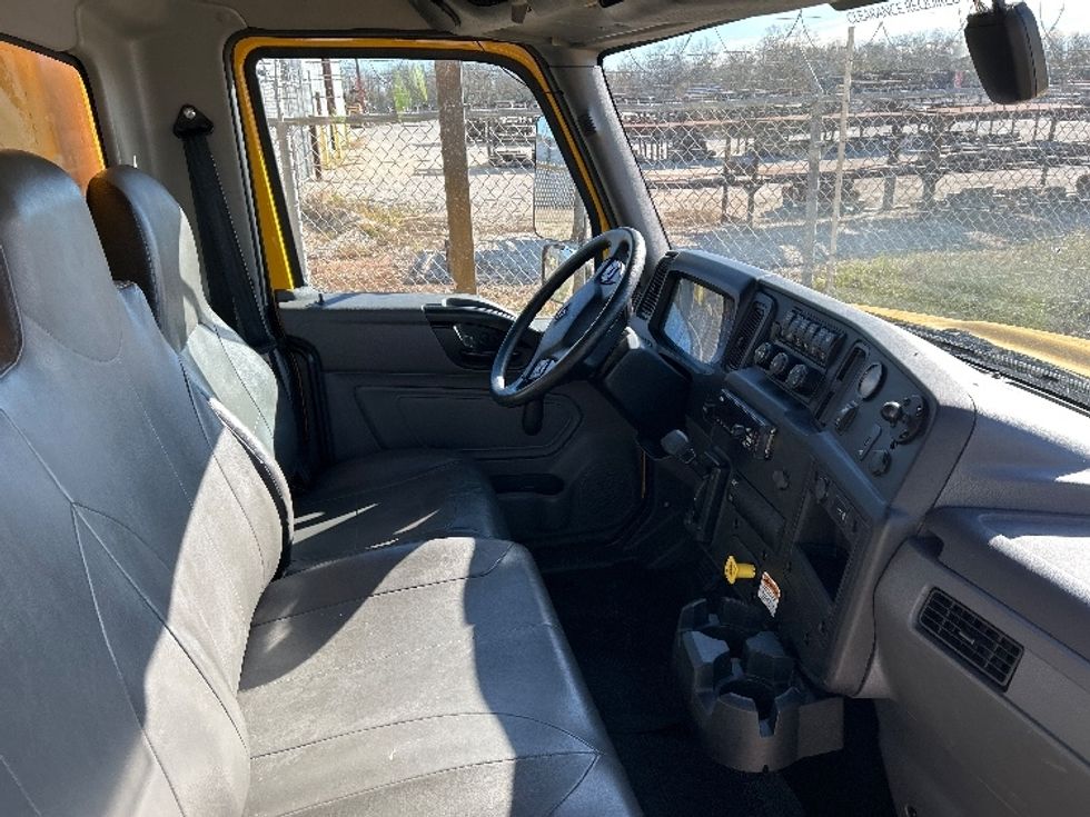Medium Duty Box Truck-Light and Medium Duty Trucks-International-2021-MV607-Katy-TX-194,357\n\t\tmiles-$ 43,000 - Image 22
