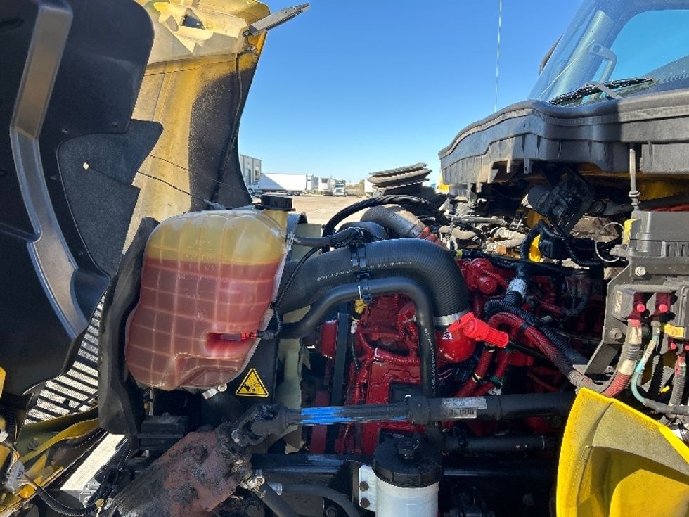 Medium Duty Box Truck-Light and Medium Duty Trucks-International-2021-MV607-Katy-TX-194,357\n\t\tmiles-$ 43,000 - Image 24