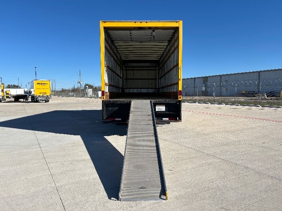 Medium Duty Box Truck-Light and Medium Duty Trucks-International-2021-MV607-Katy-TX-194,357\n\t\tmiles-$ 43,000 - Image 9