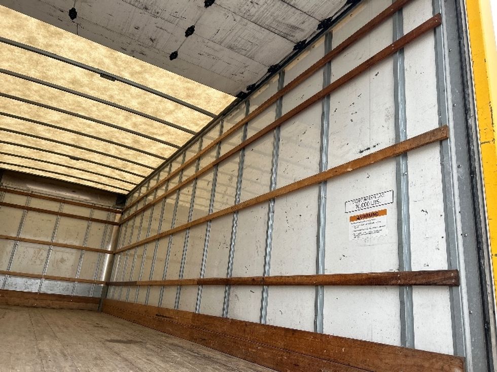 Medium Duty Box Truck-Light and Medium Duty Trucks-International-2021-MV607-Katy-TX-197,405\n\t\tmiles-$ 42,750 - Image 12