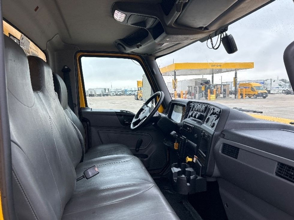 Medium Duty Box Truck-Light and Medium Duty Trucks-International-2021-MV607-Katy-TX-197,405\n\t\tmiles-$ 42,750 - Image 22