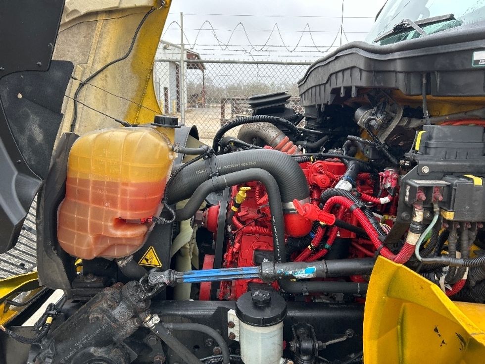 Medium Duty Box Truck-Light and Medium Duty Trucks-International-2021-MV607-Katy-TX-197,405\n\t\tmiles-$ 42,750 - Image 24