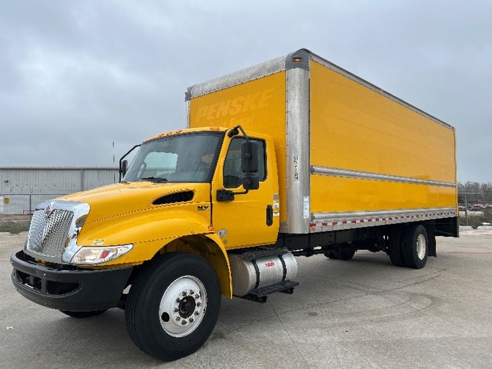 Medium Duty Box Truck-Light and Medium Duty Trucks-International-2021-MV607-Katy-TX-197,405\n\t\tmiles-$ 42,750 - Image 3