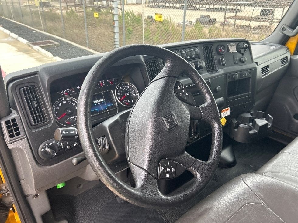 Medium Duty Box Truck-Light and Medium Duty Trucks-International-2021-MV607-Katy-TX-203,500\n\t\tmiles-$ 41,750 - Image 18