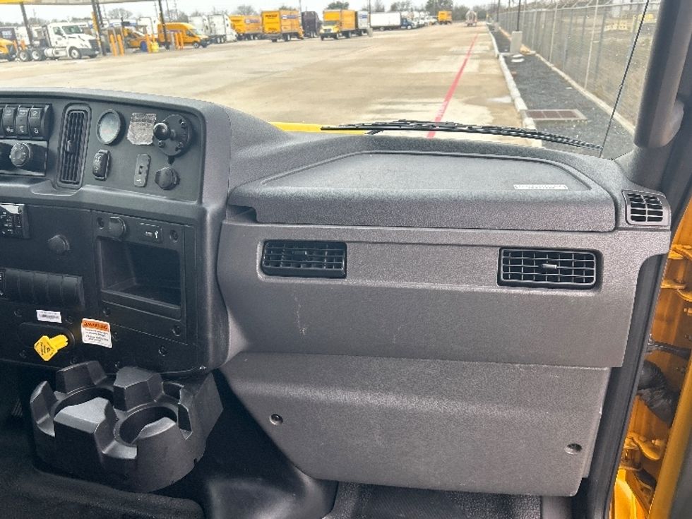 Medium Duty Box Truck-Light and Medium Duty Trucks-International-2021-MV607-Katy-TX-203,500\n\t\tmiles-$ 41,750 - Image 21