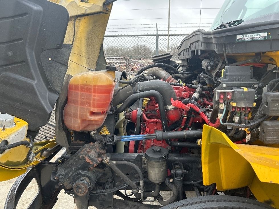 Medium Duty Box Truck-Light and Medium Duty Trucks-International-2021-MV607-Katy-TX-203,500\n\t\tmiles-$ 41,750 - Image 24