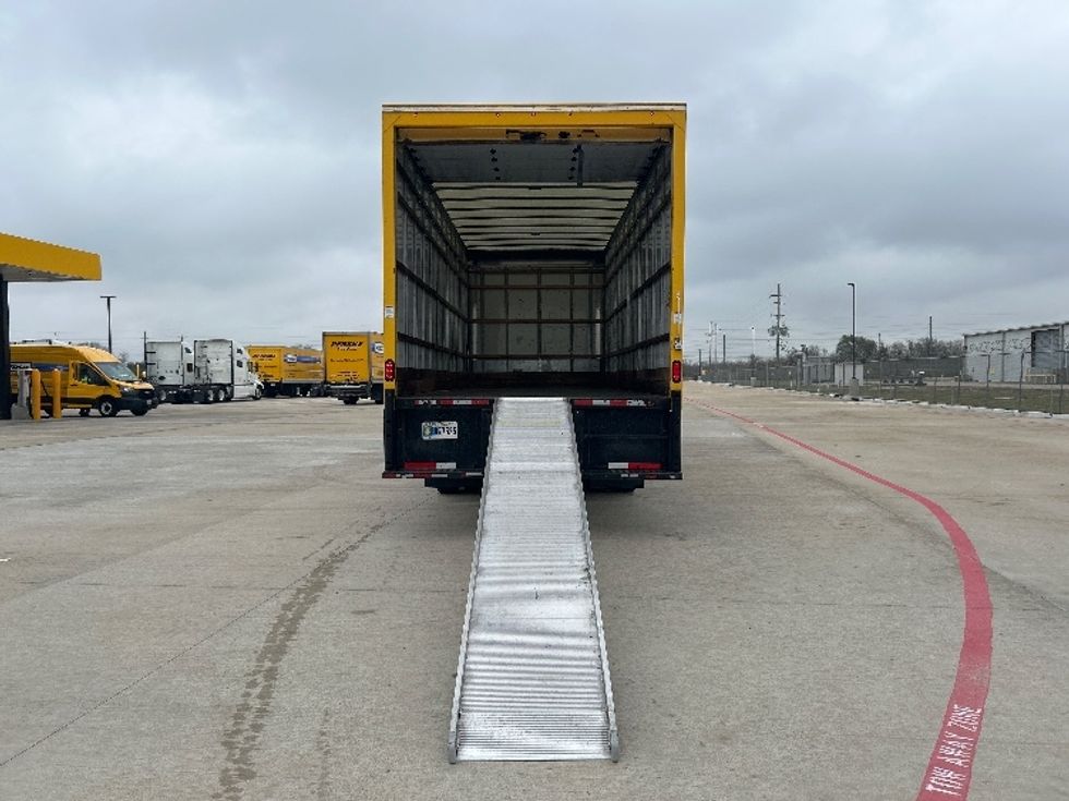 Medium Duty Box Truck-Light and Medium Duty Trucks-International-2021-MV607-Katy-TX-203,500\n\t\tmiles-$ 41,750 - Image 9