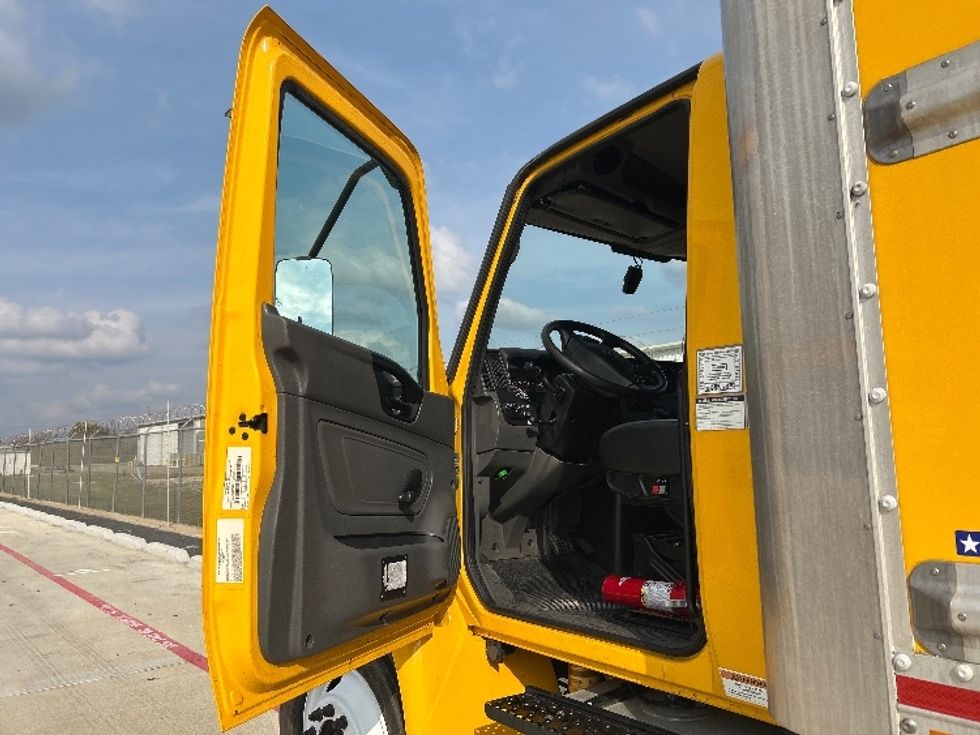 Medium Duty Box Truck-Light and Medium Duty Trucks-International-2021-MV607-Katy-TX-203,876\n\t\tmiles-$ 41,750 - Image 16