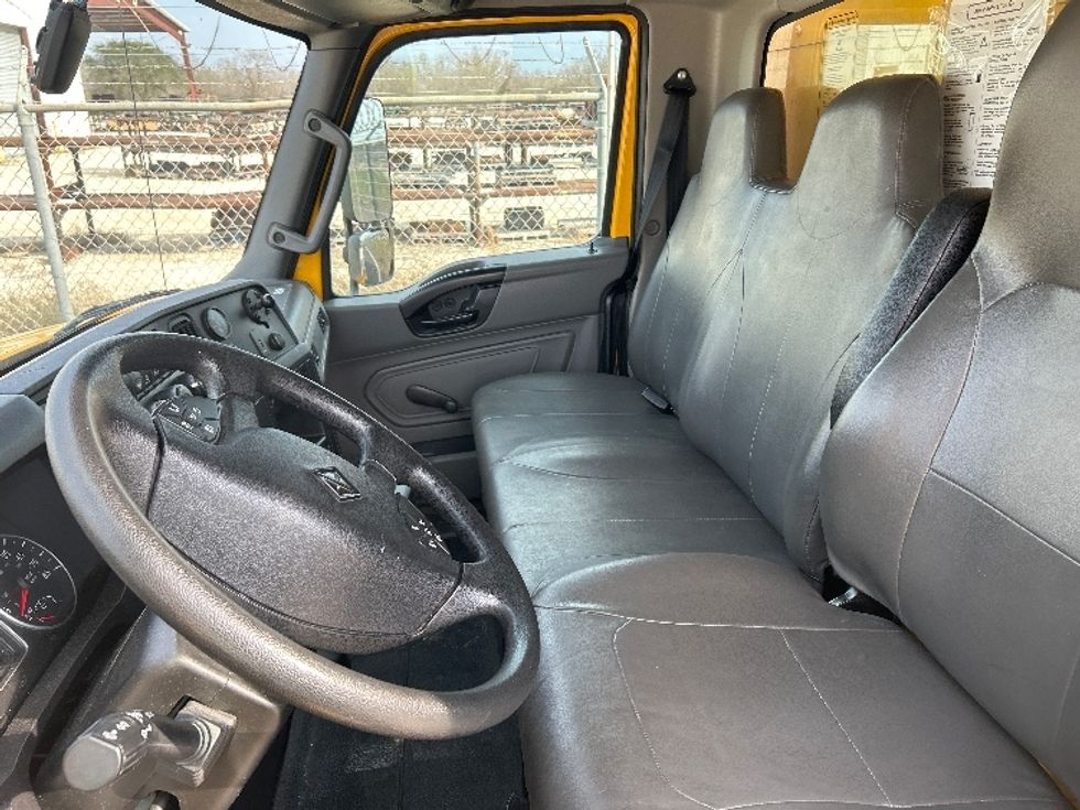 Medium Duty Box Truck-Light and Medium Duty Trucks-International-2021-MV607-Katy-TX-203,876\n\t\tmiles-$ 41,750 - Image 19