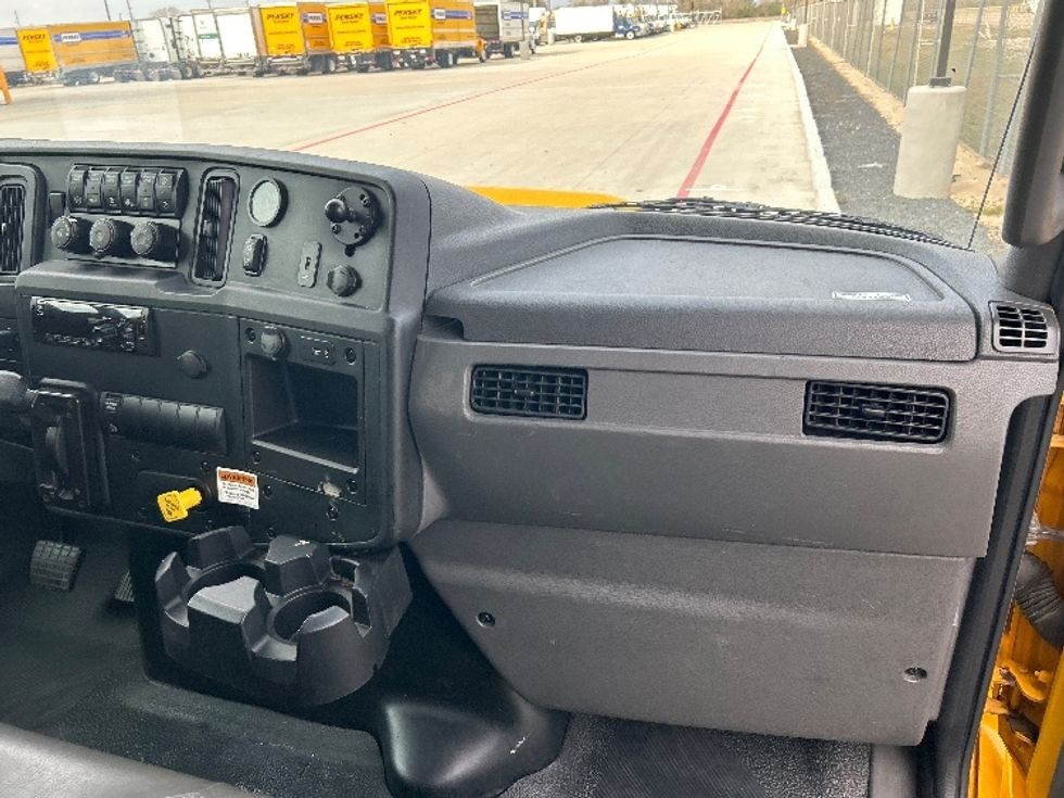 Medium Duty Box Truck-Light and Medium Duty Trucks-International-2021-MV607-Katy-TX-203,876\n\t\tmiles-$ 41,750 - Image 21