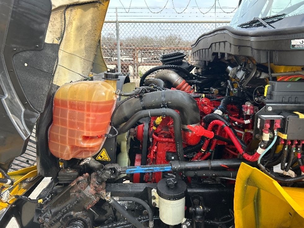 Medium Duty Box Truck-Light and Medium Duty Trucks-International-2021-MV607-Katy-TX-203,876\n\t\tmiles-$ 41,750 - Image 24