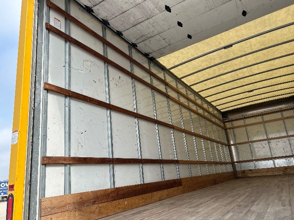 Medium Duty Box Truck-Light and Medium Duty Trucks-International-2021-MV607-Katy-TX-216,670\n\t\tmiles-$ 39,750 - Image 11