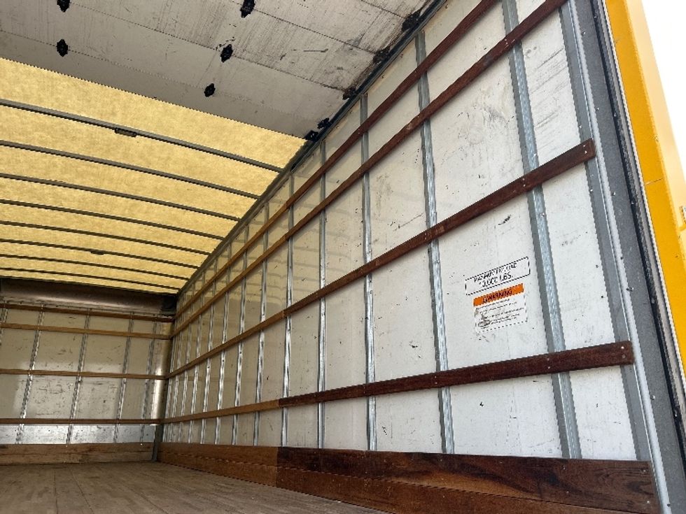 Medium Duty Box Truck-Light and Medium Duty Trucks-International-2021-MV607-Katy-TX-216,670\n\t\tmiles-$ 39,750 - Image 12