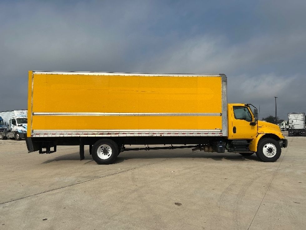 Medium Duty Box Truck-Light and Medium Duty Trucks-International-2021-MV607-Katy-TX-216,670\n\t\tmiles-$ 39,750 - Image 15
