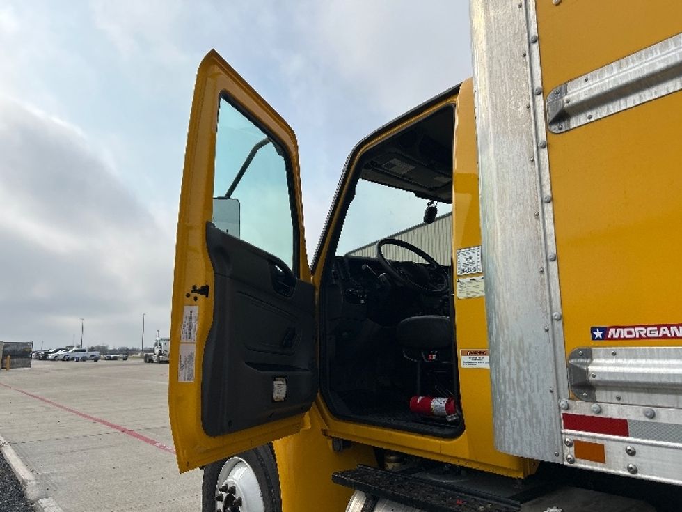 Medium Duty Box Truck-Light and Medium Duty Trucks-International-2021-MV607-Katy-TX-216,670\n\t\tmiles-$ 39,750 - Image 16