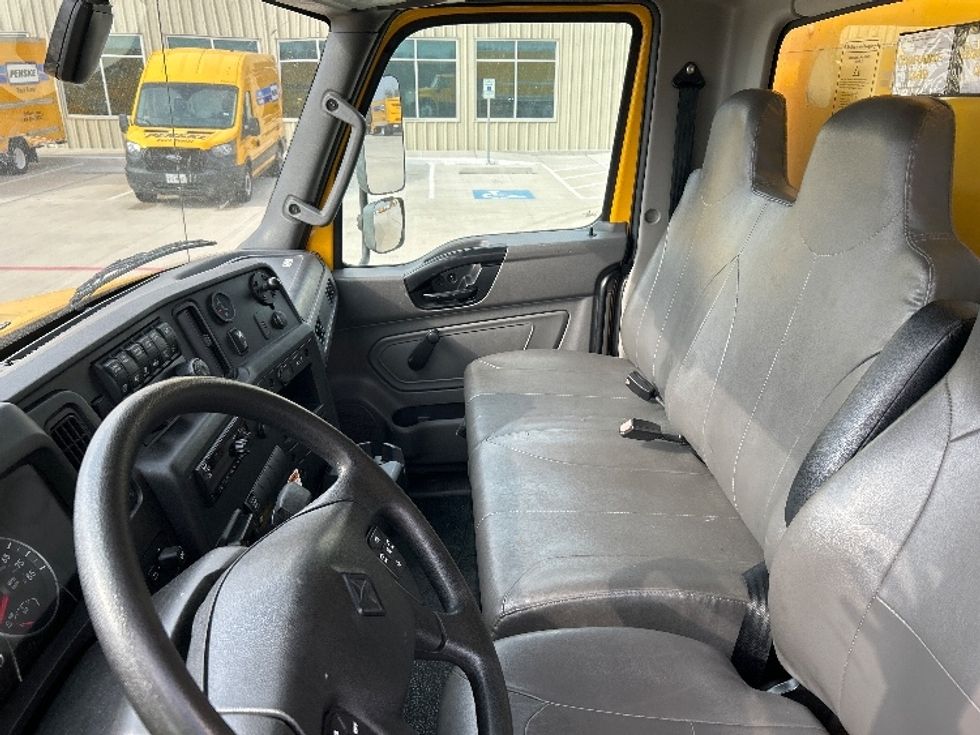 Medium Duty Box Truck-Light and Medium Duty Trucks-International-2021-MV607-Katy-TX-216,670\n\t\tmiles-$ 39,750 - Image 19