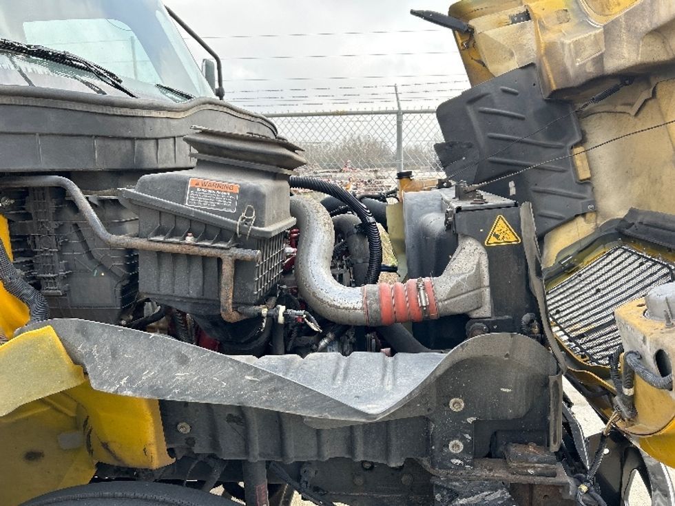 Medium Duty Box Truck-Light and Medium Duty Trucks-International-2021-MV607-Katy-TX-216,670\n\t\tmiles-$ 39,750 - Image 23