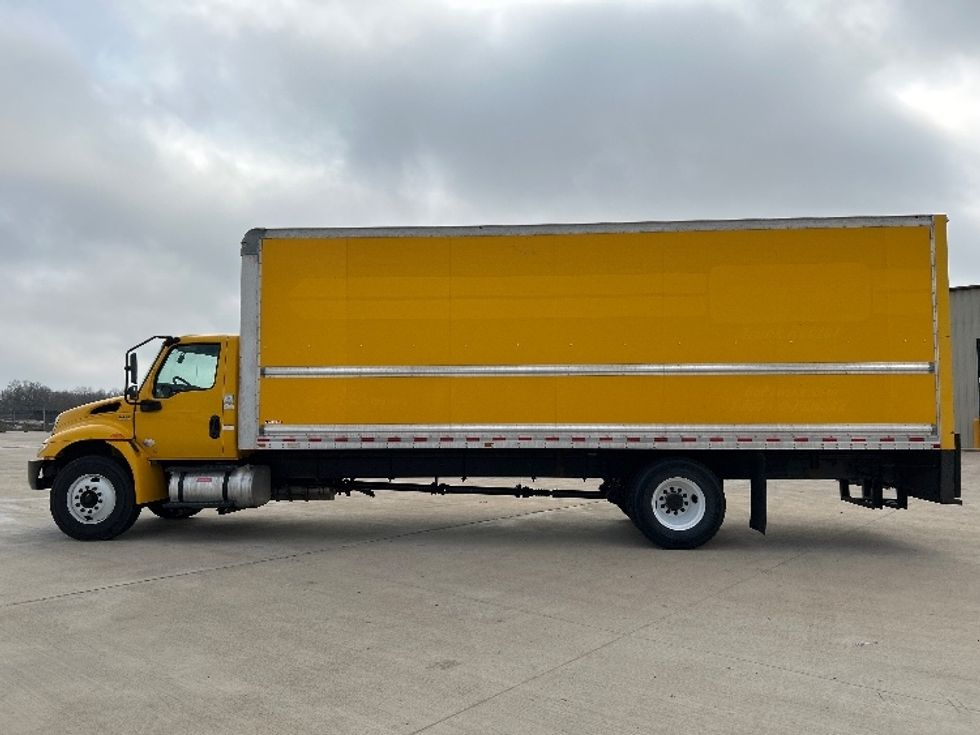 Medium Duty Box Truck-Light and Medium Duty Trucks-International-2021-MV607-Katy-TX-216,670\n\t\tmiles-$ 39,750 - Image 4