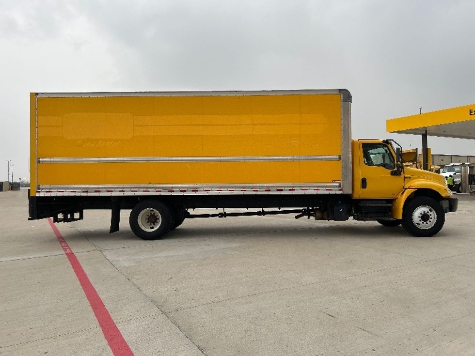 Medium Duty Box Truck-Light and Medium Duty Trucks-International-2021-MV607-Katy-TX-219,053\n\t\tmiles-$ 38,500 - Image 15