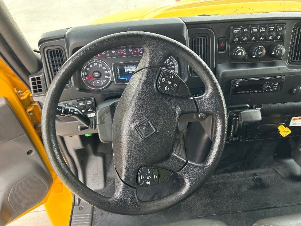 Medium Duty Box Truck-Light and Medium Duty Trucks-International-2021-MV607-Katy-TX-219,053\n\t\tmiles-$ 38,500 - Image 18