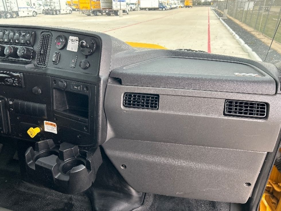 Medium Duty Box Truck-Light and Medium Duty Trucks-International-2021-MV607-Katy-TX-219,053\n\t\tmiles-$ 38,500 - Image 21