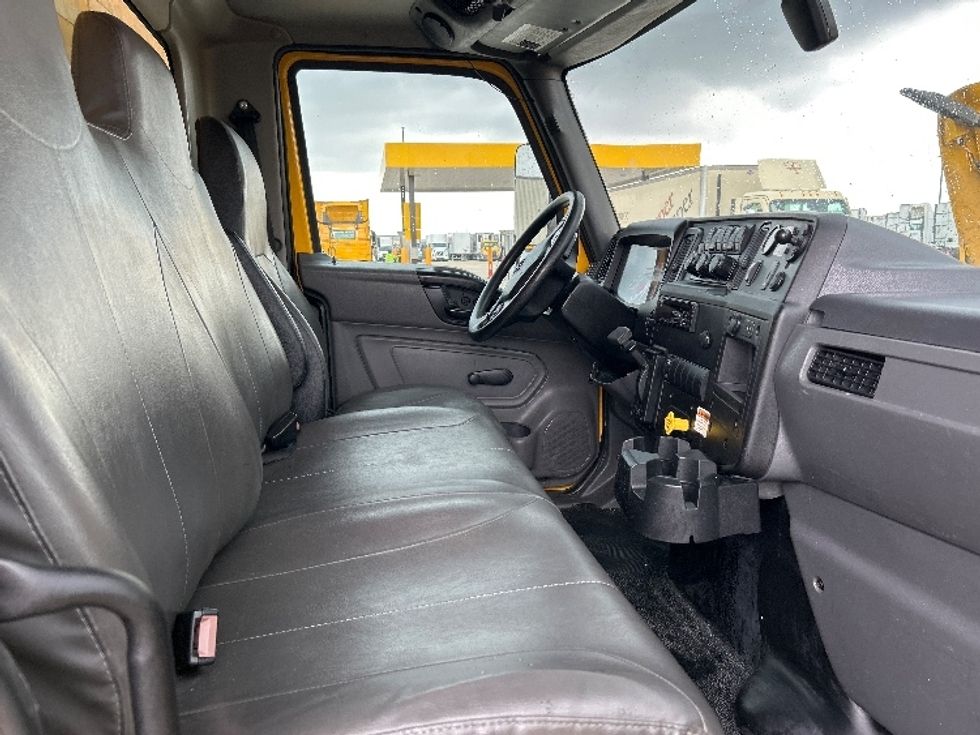 Medium Duty Box Truck-Light and Medium Duty Trucks-International-2021-MV607-Katy-TX-219,053\n\t\tmiles-$ 38,500 - Image 22