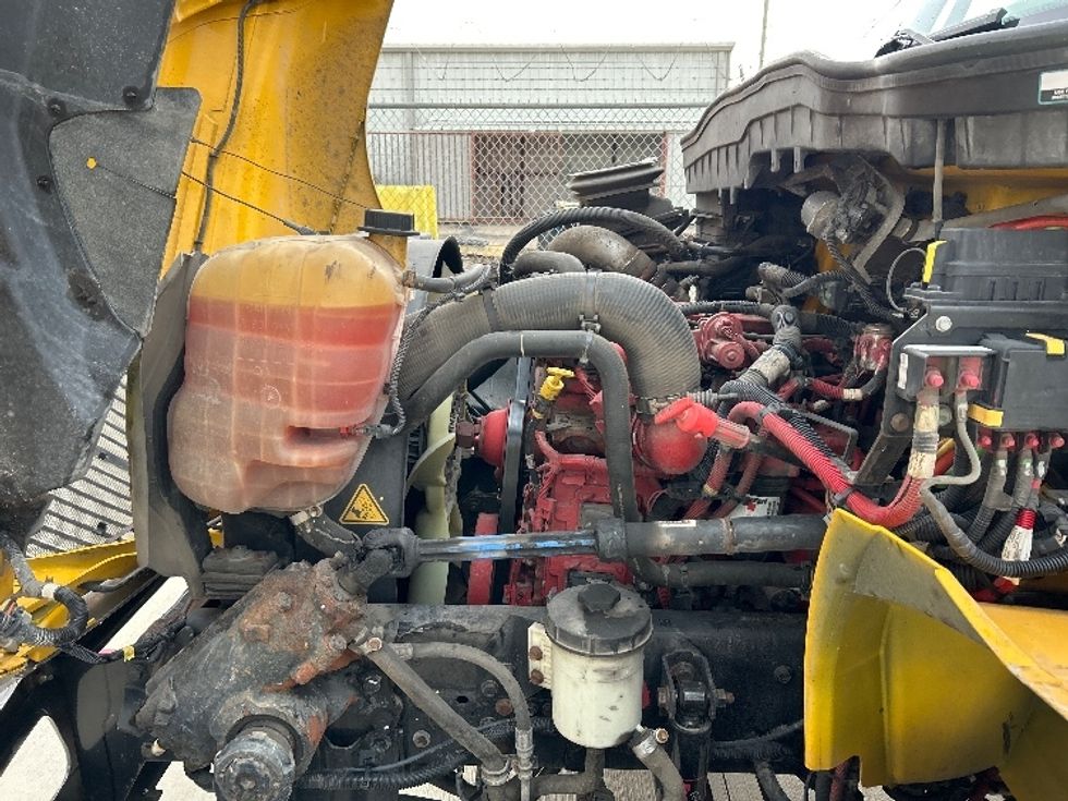 Medium Duty Box Truck-Light and Medium Duty Trucks-International-2021-MV607-Katy-TX-219,053\n\t\tmiles-$ 38,500 - Image 24