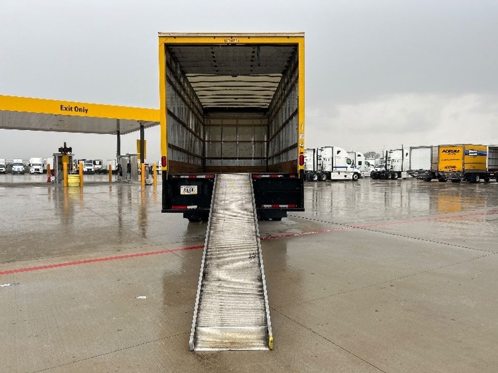 Medium Duty Box Truck-Light and Medium Duty Trucks-International-2021-MV607-Katy-TX-219,053\n\t\tmiles-$ 38,500 - Image 9