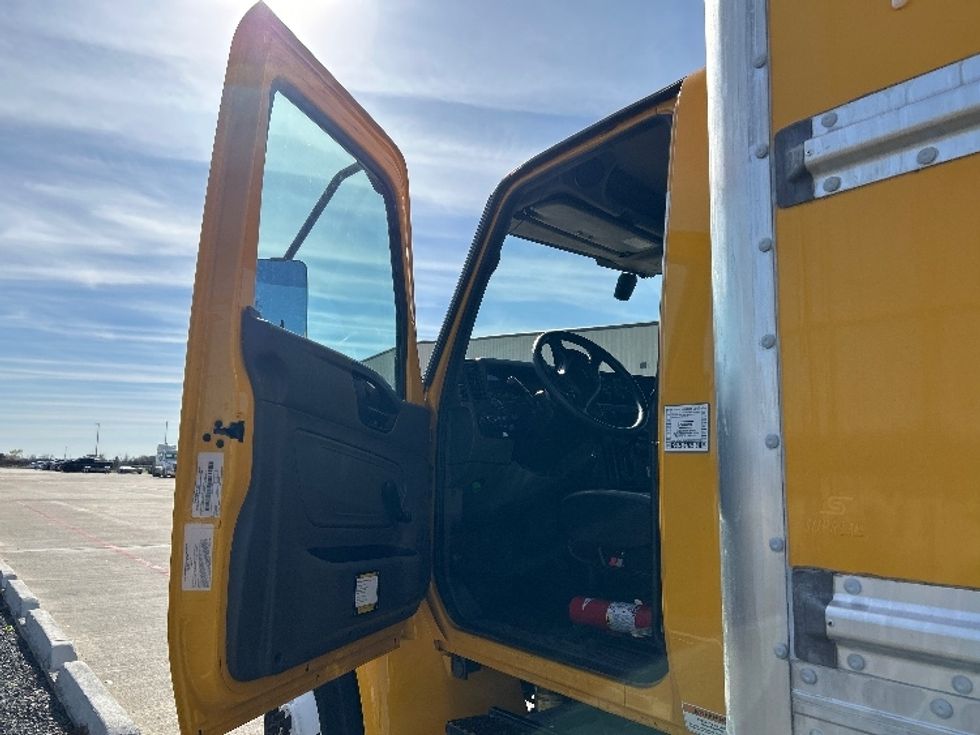 Medium Duty Box Truck-Light and Medium Duty Trucks-International-2021-MV607-Katy-TX-230,593\n\t\tmiles-$ 37,750 - Image 16