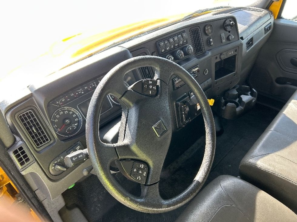 Medium Duty Box Truck-Light and Medium Duty Trucks-International-2021-MV607-Katy-TX-230,593\n\t\tmiles-$ 37,750 - Image 17